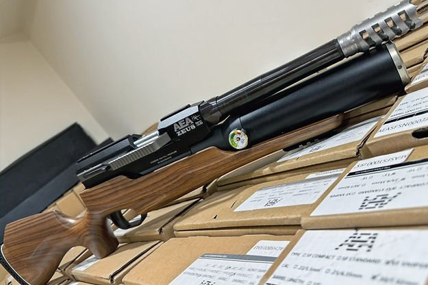a19272_23c1768f5f634191bbd0fc78dd89baba~mv2 Customized Zeus 72CAL 10 Inches Barrel Super Shorty - Image 1